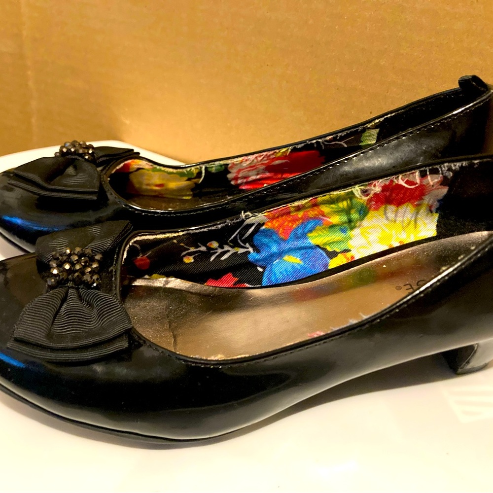 Girls black heels size 5